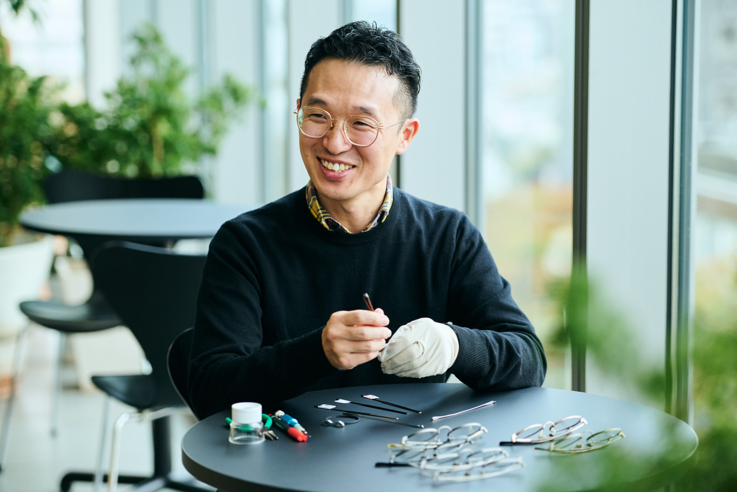 持ち前の手先の器用さと、現場で培ったコミュニケーション力が生産の仕事に活かされています